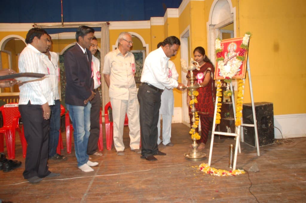 Scholarship ceremony group — Shree Janai Pratishthan, Latur
